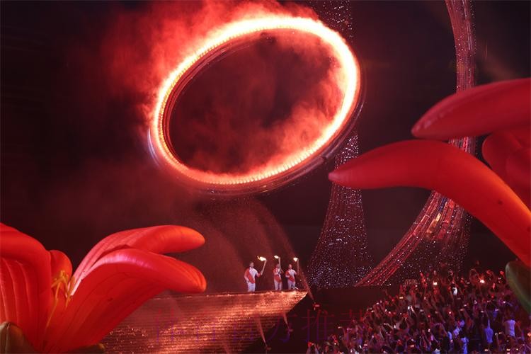 粤港澳三地火炬手接力点燃“同心之火”